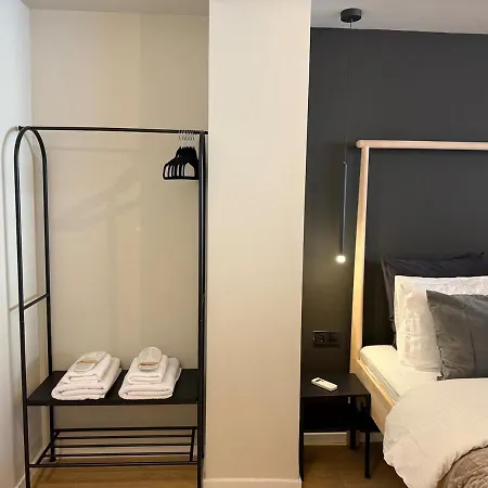 Apartman Doormat #31 Juliet Szaloniki